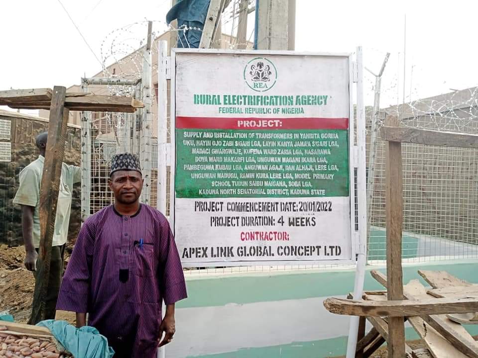 AminuAbuzayd's tweet photo. PROJECT SIXTY

#Kwariproject65
#Kwariatwork

Supply and Installation of 500 KVA Transformer at Layin Yorbawa, Zabi Ward, Sabon Gari LGA facilitated by Senator Suleiman @Abdu_Kwari.

©️ Kwari Media Team
@TrackaNG @BudgITng @NGRPresident @elrufai @haliluhassan @isnuhu @abumuhibba https://t.co/7DDRWEcFNw