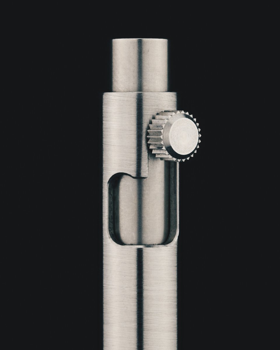 NEW #REVIEW: The <a href="/modernfuel/">Modern Fuel</a> Bolt Action pen - A ton of engineering going on underneath this sleek and minimal design! | #everydaycarr #writing #penaddict #thepencilcaseblog #pen | READ IT HERE: pencilcaseblog.com/2022/09/review…