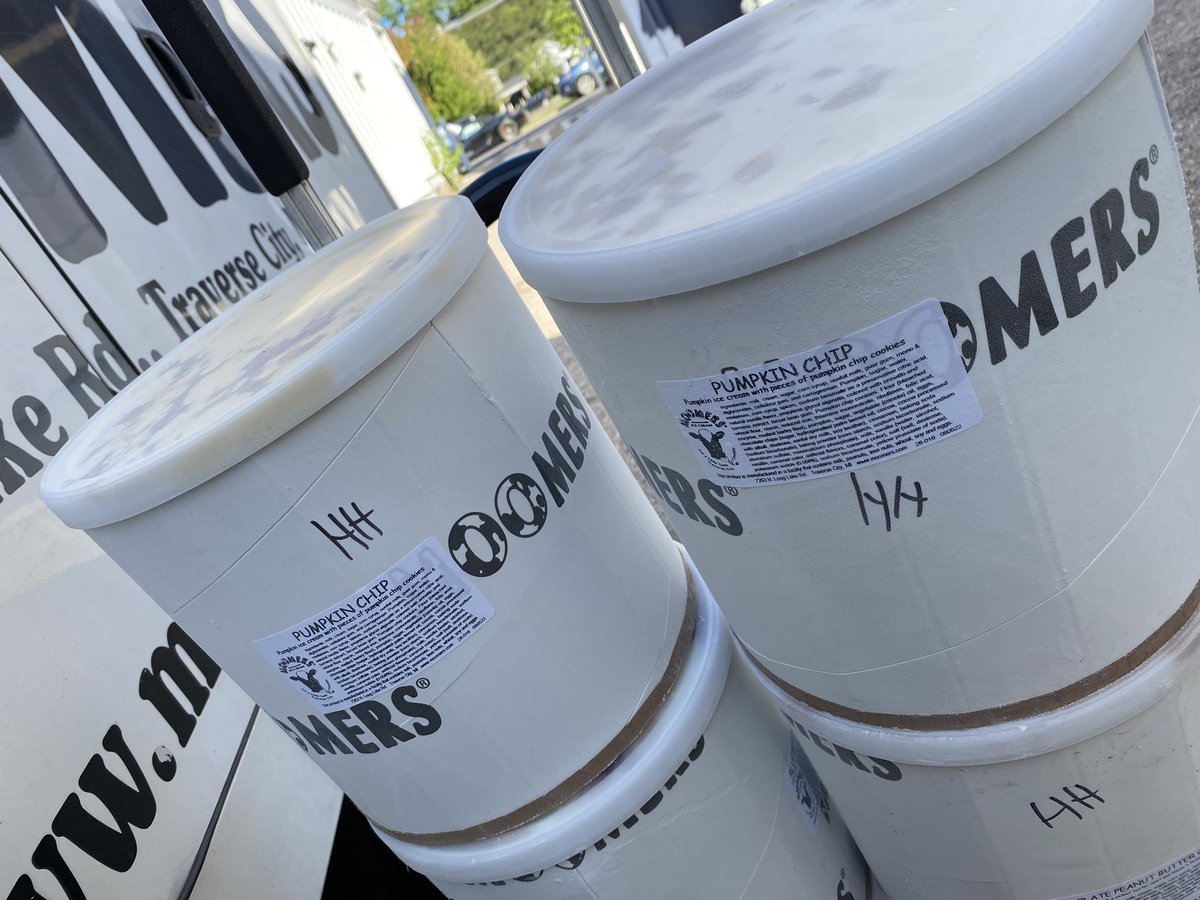 Fall flavors began hitting stores and ice cream shops this week. 

Where do you get your Moomers? 

#icecream #moomers #PureMichigan #FarmToTable #fall #Autumn #Michigan