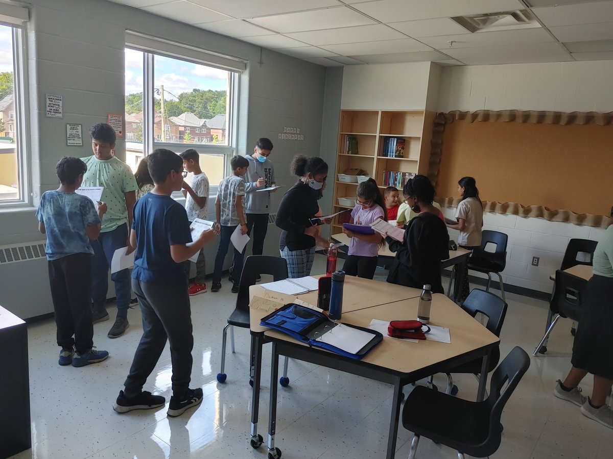 MrsLCinelli's tweet photo. Human bingo! Getting to know our classmates #icebreaker #backtoschool @WhaleysCorners https://t.co/taj6YSUPuP