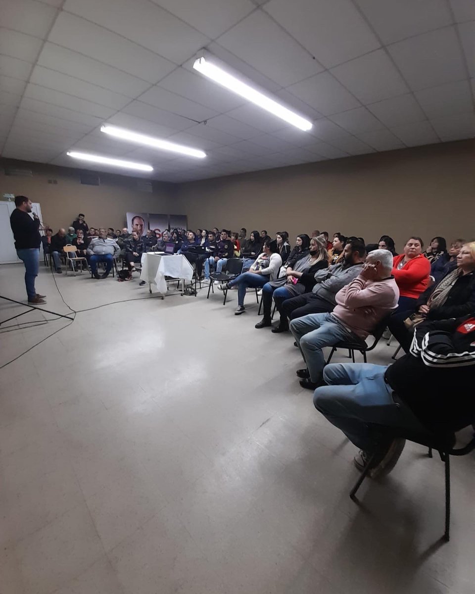 manusosavm's tweet photo. Uniendo Villa Maria presentó sus Once ejes para transformar la ciudad ante el equipo de gestión de Titi Suárez en el Centro Vecinal de B° San Martin. 🙌
Seguimos trabajando para #uniravillamaria #uniendovillamaria #manusosavm #manu2023 #manuintendente #EleccionesVillaMaria https://t.co/ZeHV0Sxk2M