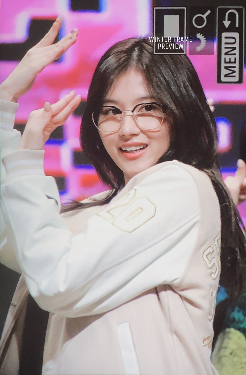 WinterFrame's tweet photo. 220907 #사나 

빨리 한국 가고싶다

#TWICE          #트와이스          #SANA #サナ #とにかく可愛い湊崎 https://t.co/H7RTqAQpBm