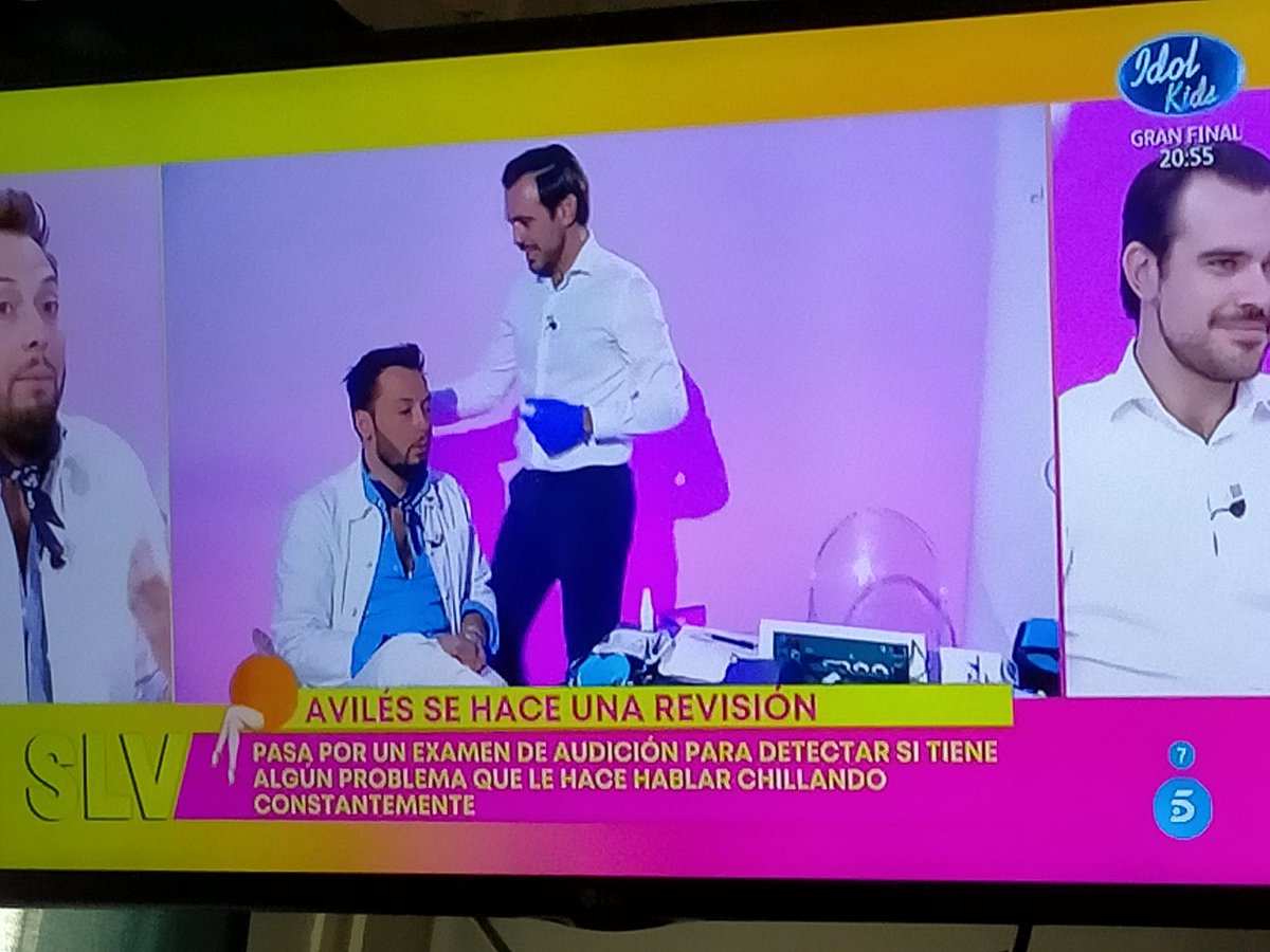 Volcanitaterror's tweet photo. @salvameoficial AVILÉS NO TIENE NADA QUE OPERARSE, LO QUE PASA QUE AHÍ TODOS GRITAN Y TIENEN LAS VOCES QUIZAS MAS GRAVE Y AVILÉS TIENE LA VOZ MAS AGUDA Y CUANDO GRITA SUENA A CHILLIDO DE GALLINA  CACAREANDO🤣😂🤣😂😂🤣 https://t.co/6nPxmbsRx9