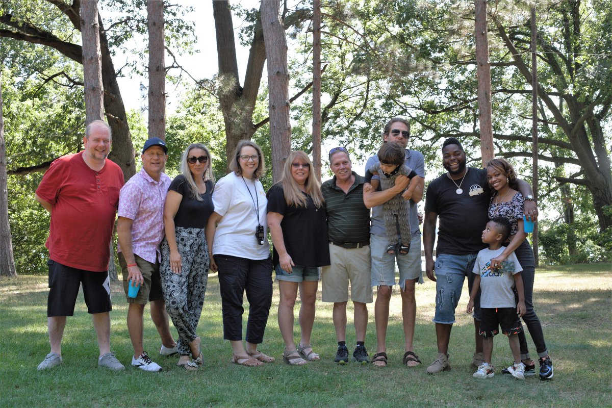 MetroWirelessIN's tweet photo. What a joy to sponsor the Utel USA family picnic! We truly enjoyed ourselves, it's nothing like having FUN with GREAT partners. To our continued success in 2022!

#thankyou #partners #family https://t.co/Xkh19EbmAO