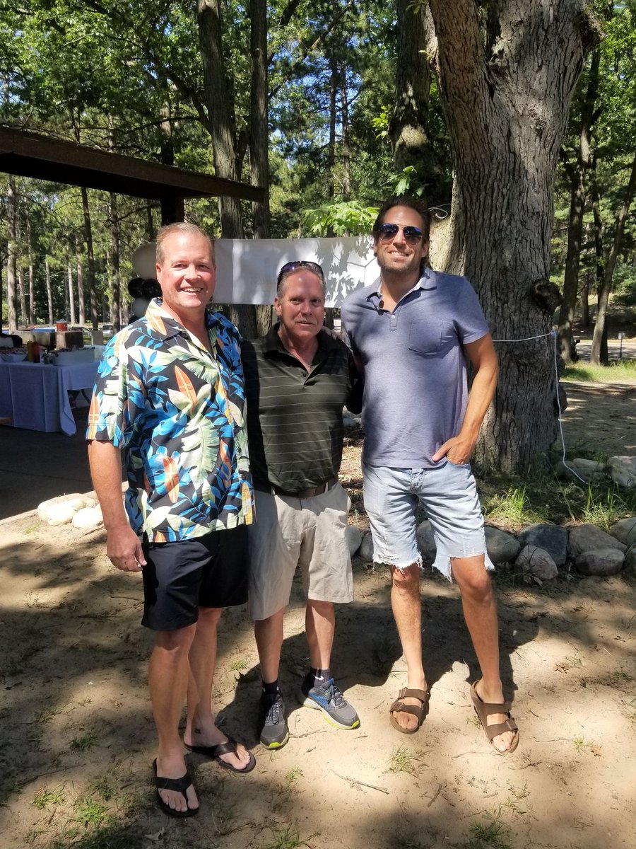 MetroWirelessIN's tweet photo. What a joy to sponsor the Utel USA family picnic! We truly enjoyed ourselves, it's nothing like having FUN with GREAT partners. To our continued success in 2022!

#thankyou #partners #family https://t.co/Xkh19EbmAO