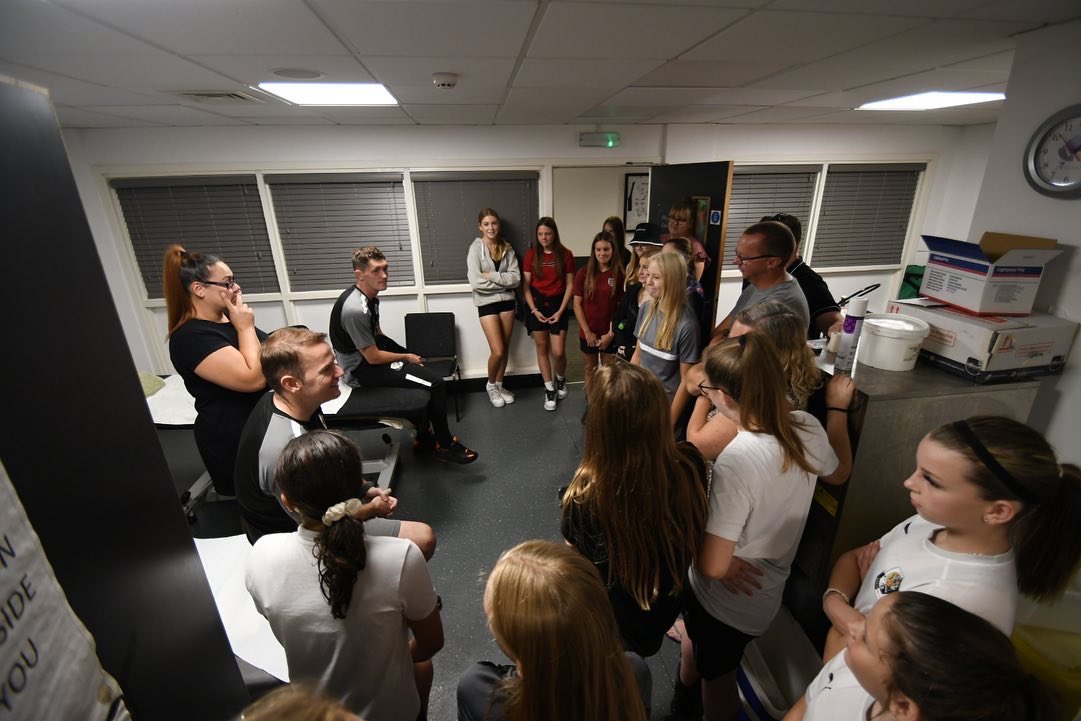 DartfordFCWomen's tweet photo. On Sunday we had the pleasure of meeting our U11s, U12s, U14s and U16s Girls' Teams before our match against Fulham. The girls and their families had a tour of Prince's Park, were our brilliant mascots and joined us for the cool down after our win! 

#hergametoo https://t.co/CdKzHoknvl