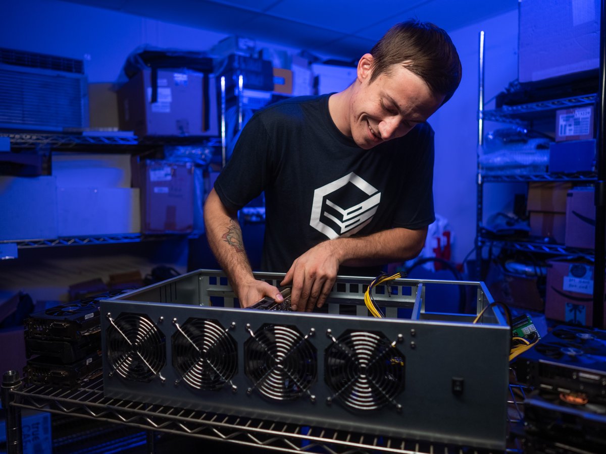 You may have heard about the upcoming #Ethereum "merge" and how the network is transitioning from a Proof of Work (PoW) to a Proof of Stake (PoS) consensus algorithm. Ready to dig into the difference between PoW and PoS? Check out this blog: hubs.ly/Q01lwz120 #blockchain