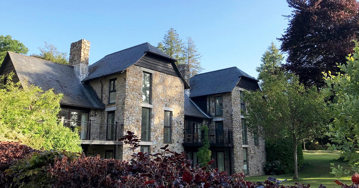BoveyCastle's tweet photo. Adventure Awaits! 🥂🎉

Enjoy a break away in your very own private lodge! 🌲🏡
Our self-catering lodge breaks are perfect for all the family!

Plan your stay: https://t.co/lLGmoug2Sr

#ukbreaks #devonbreaks #dogfriendly #familybreaks #devon #visitdevon #prideofbritainhotels https://t.co/rhqNBi9InM