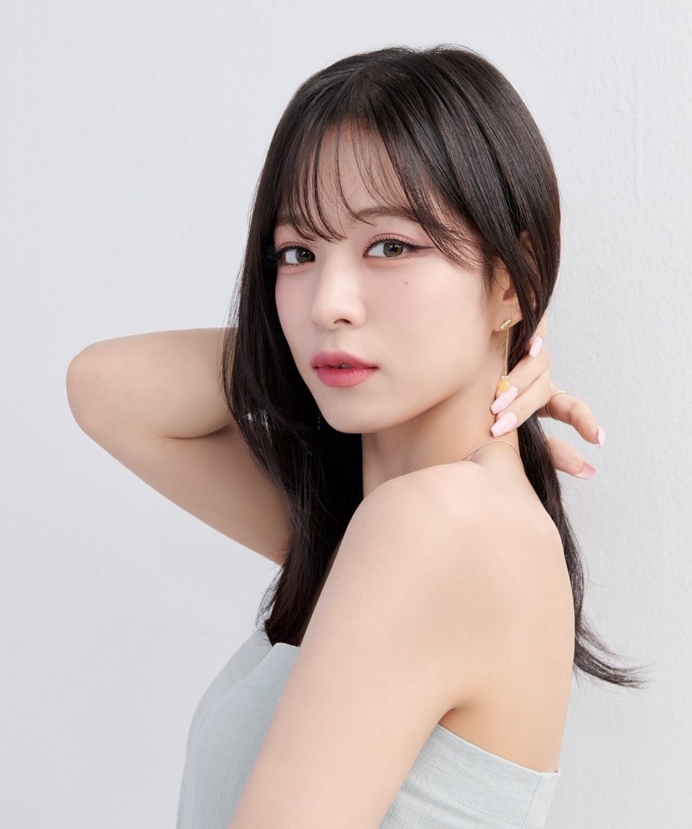 lee chaeyoung pics tweet media