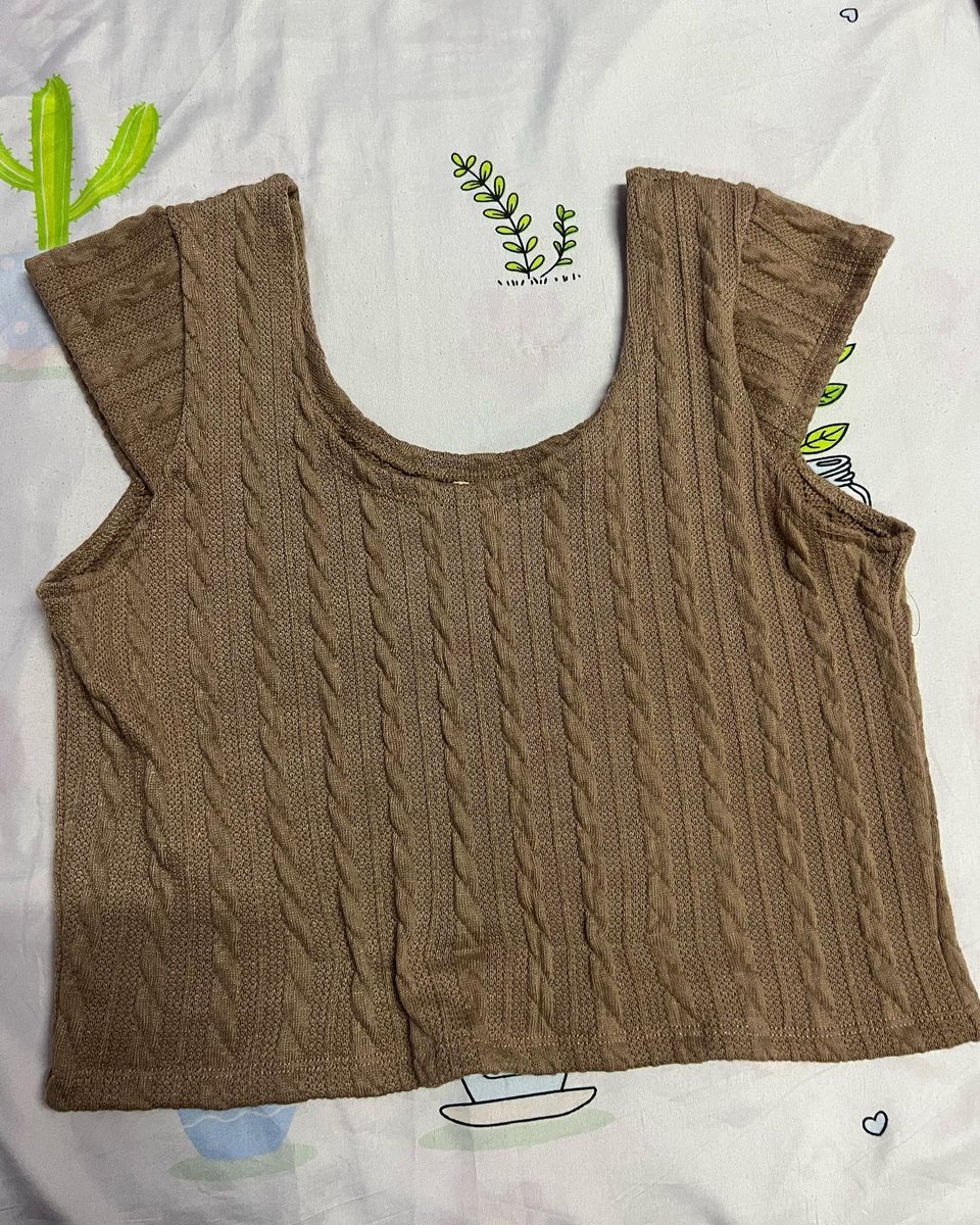 uuuuu342's tweet photo. ส่งต่อเสื้อครอปผ้าร่อง สีน้ำตาล
รุ่นนี้ดีจริง พูดแบบไม่อวยเลย
ส่งต่อ130บาทรวมส่ง💢
อก38-44 ยาว18 ยืดได้เยอะค่ะ

#ส่งต่อ #ส่งต่อเสื้อผ้ามือสอง #ส่งต่อเสื้อผ้า #เสื้อผ้าแฟชั่น #เสื้อครอป #เสื้อสาวอวบ #เสื้อสาวอวบอ้วน #เสื้อสาวอวบราคาถูก #เสื้อสาวอ้วน #plussize #เสื้อสาวอวบมือสอง https://t.co/CWF4nHg0IT