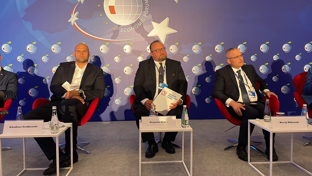 Izba POLMED (@izba_polmed) on Twitter photo W obszarze wyrobów szpitalnych potrzebujemy jasnej, transparentnej procedury wniskowania o dodanie ich innowacyjnych rozwiązań do koszyka świadczeń gwarantowanych. Tylko dzięki temu pacjenci w Polsce będą mogli być leczeni szybko i skutecznie❕ <a href="/ArkadiuszGrdko1/">Arkadiusz Grądkowski</a> <a href="/MZ_GOV_PL/">Ministerstwo Zdrowia</a> W obszarze wyrobów szpitalnych potrzebujemy jasnej, transparentnej procedury wniskowania o dodanie ich innowacyjnych rozwiązań do koszyka świadczeń gwarantowanych. Tylko dzięki temu pacjenci w Polsce będą mogli być leczeni szybko i skutecznie❕ <a href="/ArkadiuszGrdko1/">Arkadiusz Grądkowski</a> <a href="/MZ_GOV_PL/">Ministerstwo Zdrowia</a>
