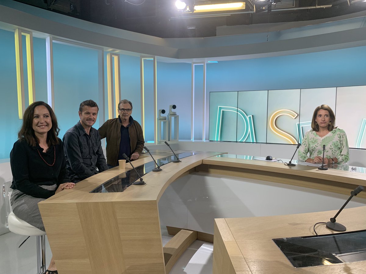 comf3aqui's tweet photo. Disputandum ce soir à 21.00 sur @France3NoA : quel avenir pour les #festivals de musique de Nouvelle-Aquitaine ? @violonroyan @1001notes @francofolies @BriveFestival #checkinparty @CharlineClaveau @NvelleAquitaine présenté par @VanessaFinot https://t.co/X3DhzlXMoJ