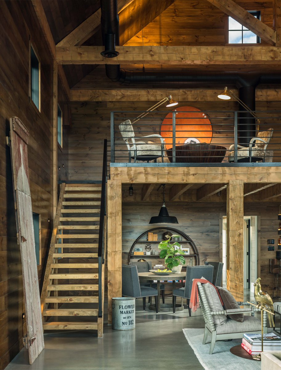 RoundtreeConst1's tweet photo. Antique beams for the kitchen and old barn boards for the living room fireplace were items utilized to further tie the home to the local vernacular for this contemporary styled farmhouse in the Champlain Valley

Architect: Truex Cullins
Photography: Westphalen Photography https://t.co/PQjtkjdeEE