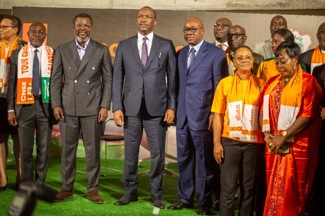 mamadou_bamba_'s tweet photo. Entre @CI_Orange et la FIF, un mariage de raison pour le développement de notre football national, mais aussi un mariage d’amour pour faire vivre la passion du foot, partager les émotions avec tous les fans autour de notre marque. #ÀNousDeJouer @Allons_avec_YID @cissmel https://t.co/JCmQMXgn3B