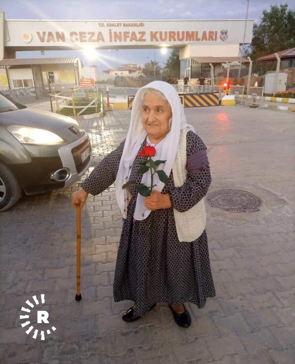 Gözümüz aydın 80 yaşındaki Makbule Annemiz tahliye oldu.❤
#MakbuleÖzer