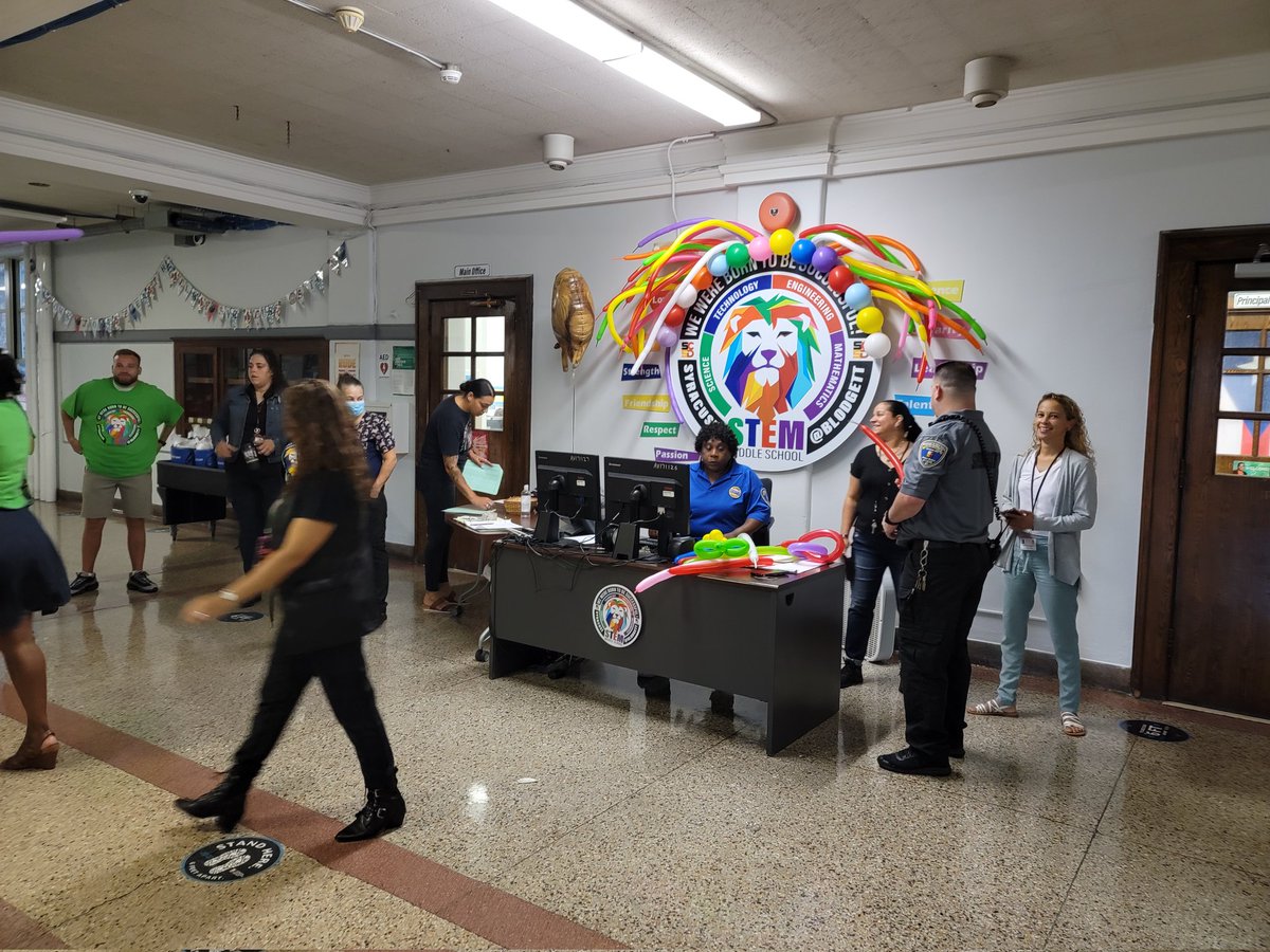 STEMatBlodgett's tweet photo. Welcome to the 2022-2023 school year, Syracuse STEM scholars.
We are so excited to see you!! Let's have a wonderful and successful year together! #GoSTEMLions #SCSDFirstDay @STEMatBlodgett @SyracuseSchools https://t.co/6Z0BSn0WdF