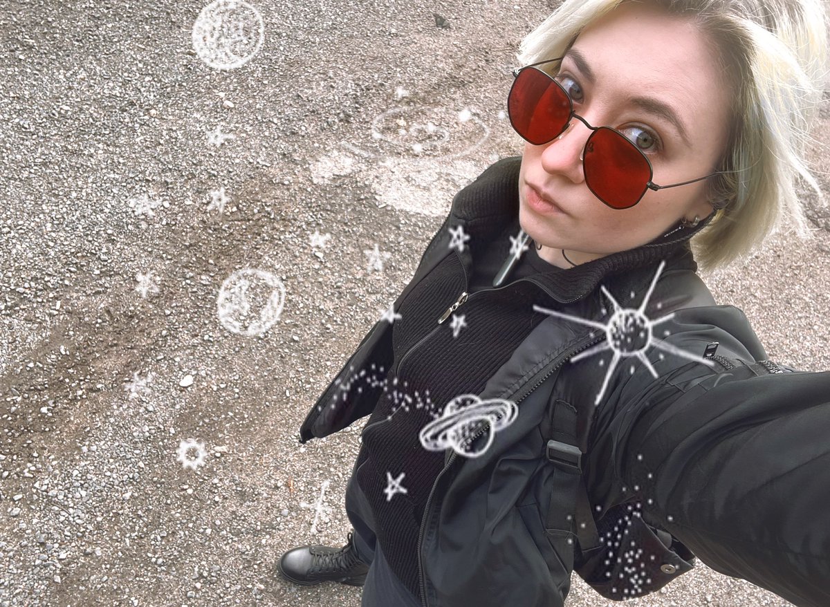 почему тебе все так плохо, если ты такой умный
такой прям весь свободный
тебе вот на всё начихать и ты сам все знаешь