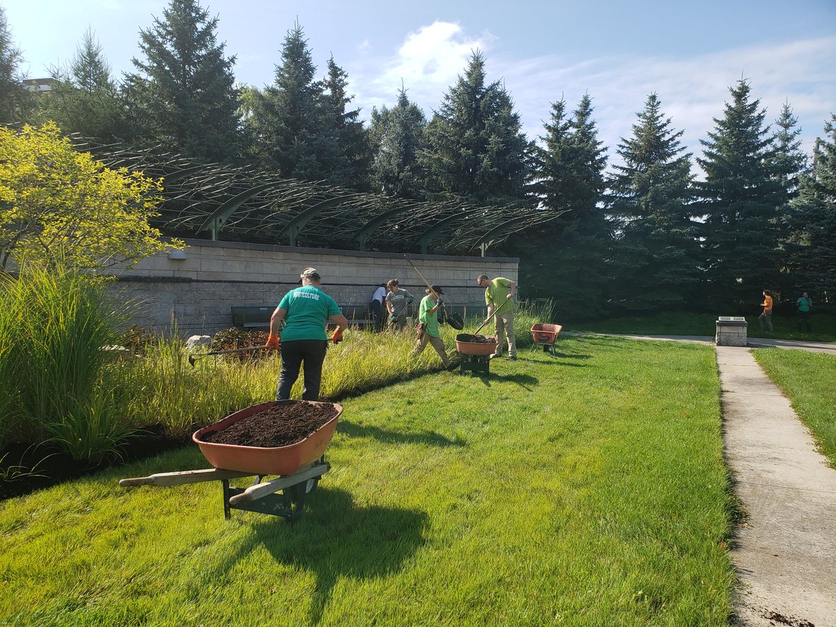 So great to spend time at the Cancer Survivors Park today with the Hort students from Algonquin <a href="/AlgonquinColleg/">Algonquin College</a> <a href="/AlgonquinSA/">Algonquin Students' Association</a> <a href="/OttawaCancer/">The Ottawa Cancer Foundation</a> <a href="/green_for_life/">Landscape Ontario Horticultural Trades Association</a>