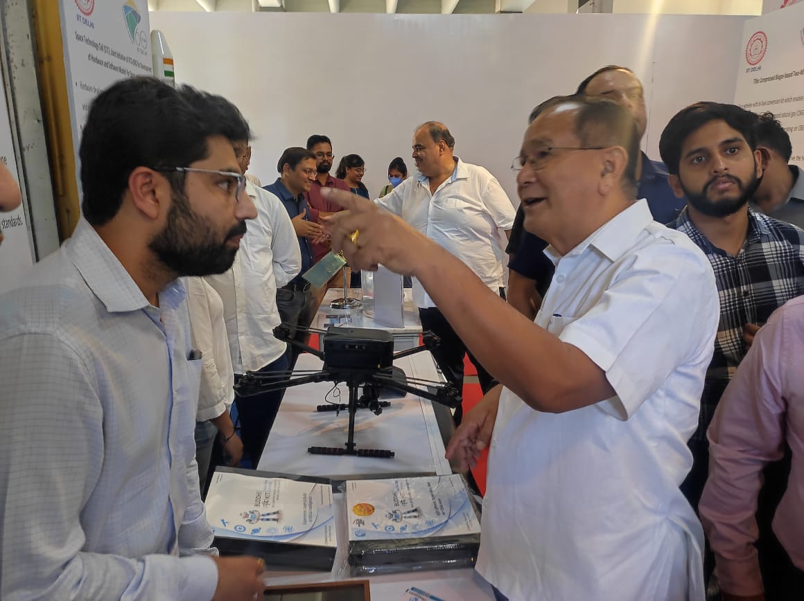 Buddhi #AI #DIY Kits by <a href="/cyran_tech/">CYRAN AI Solutions</a> recently showcased amoung select few tech from <a href="/iitdelhi/">IIT Delhi</a> to Hon. Min of Edu. Sh. <a href="/dpradhanbjp/">Dharmendra Pradhan</a> <a href="/EduMinOfIndia/">Ministry of Education</a>, MoS Sh. <a href="/Drsubhassarkar/">Dr. Subhas Sarkar</a> &amp; Sh.<a href="/RanjanRajkuma11/">Dr. Rajkumar Ranjan Singh</a> at closure of #iitd 💎 Jubilee celebration! #innovation <a href="/fitt_iitd/">FITT</a> <a href="/manansuri2002/">Dr. Manan Suri</a>