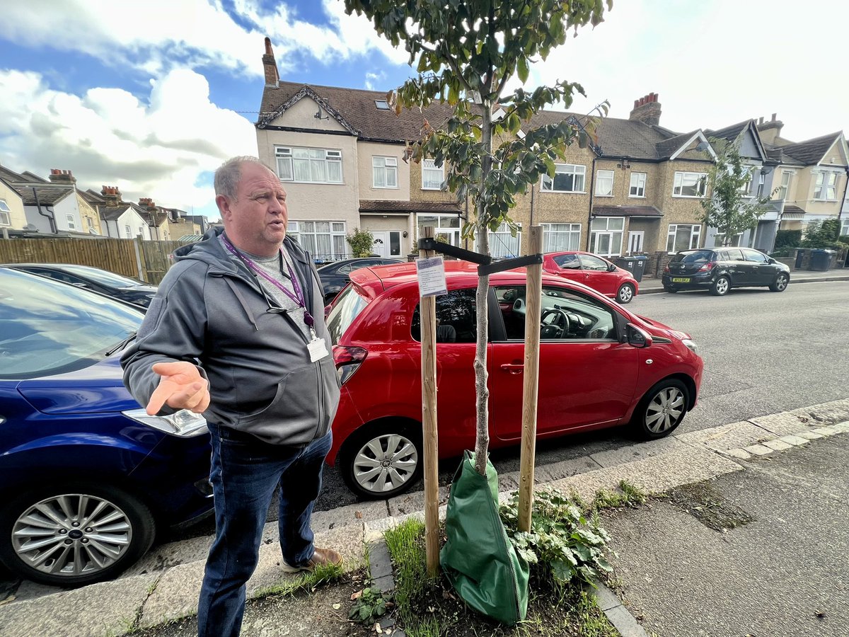 This morning @laraleighfish, @moguloilman, and myself, were shown around by our fantastic Tree Officer, Richard. We had a general discussion on how we can strengthen our tree strategy in #Croydon, apply for additional grant monies, and the wider benefits for our #Community!