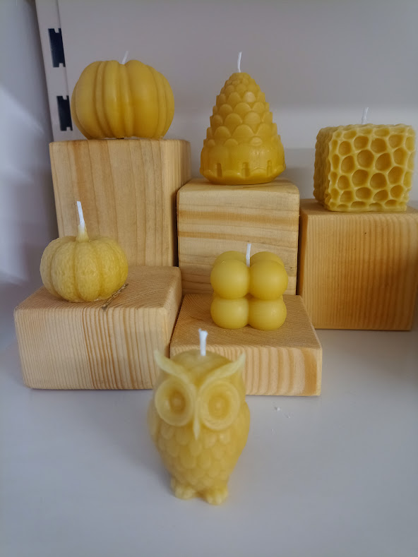 Were you aware that in our new quirky shop, we have all of these little beauties on offer?

So what are you waiting for........see you soon down at Kingfishers Bridge🐝#Honey #candles🕯️