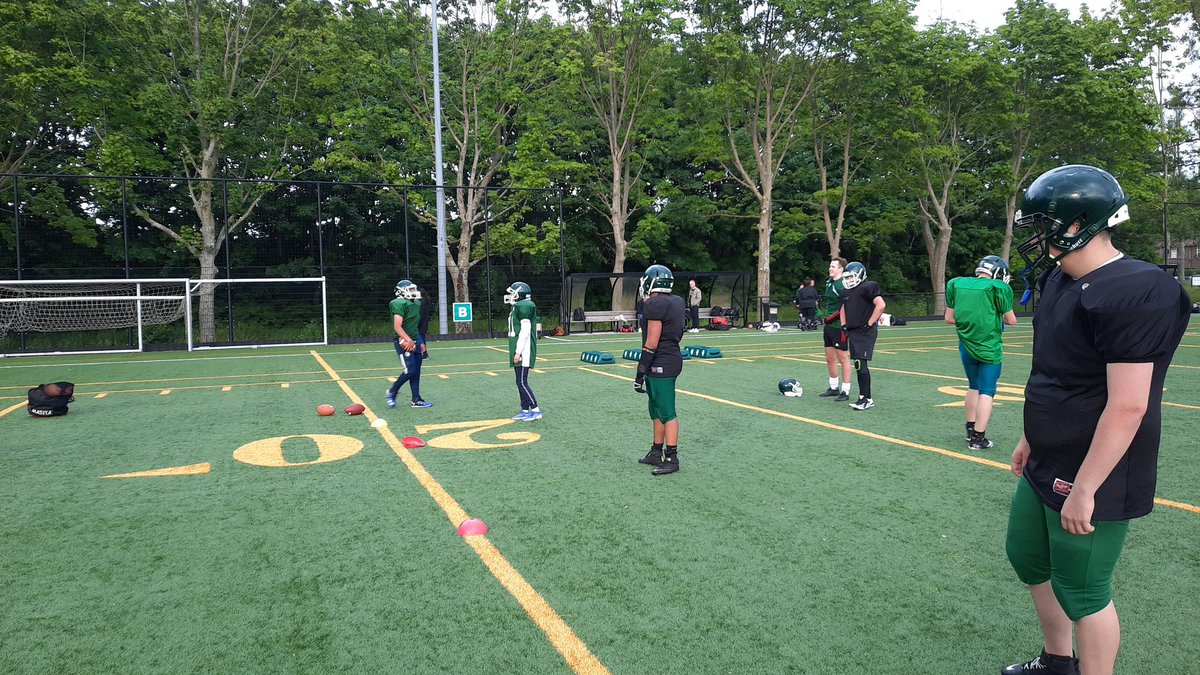 Coaches gezocht ‼️‼️
Wil jij graag jeugd begeleiden en ze helpen om te groeien in onze sport dan zijn wij op zoek naar jou als een van onze Coache (vrijwilliger).
#yought 010trojans.nl #14tm19 #groei #develop #football #growing  #help #Cadets #Juniors