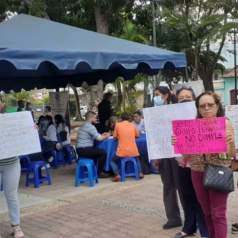 marisoon67's tweet photo. @victimassandiegodos insistiendo y persistiendo para lograr justicia ante los entes públicos,ya que Grupo Fernandez no hace entrega de los locales comerciales que fueron cancelados hace más de 7 anos y solo realiza promesas de fechas de entrega que nunca se han concretado https://t.co/03Dl2TtlRR