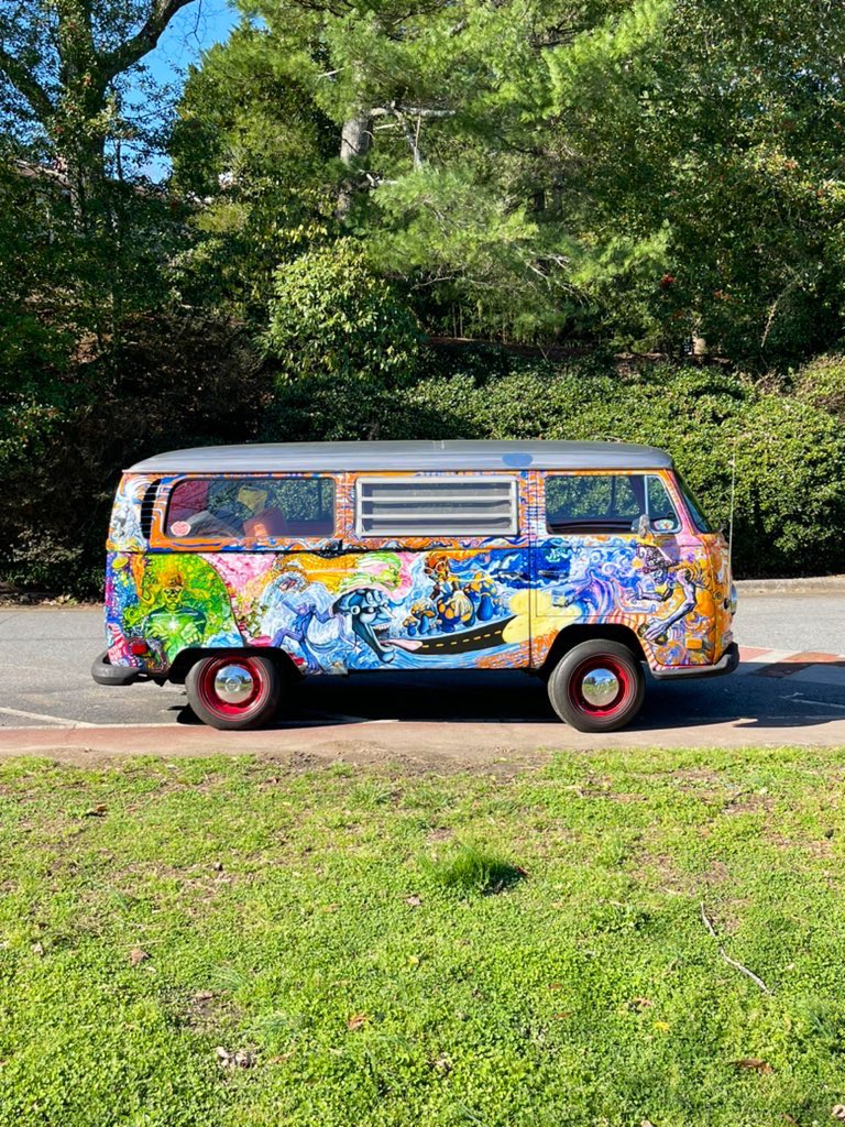 MitchellsMayors's tweet photo. #Tryon, NC was a truly unforgettable experience thanks to Mayor Alan Peoples, an American hero! He allowed us to stay in his home and took us to his favorite restaurants in their 1960s VW Van. Tryon is home to Morris the toy horse who brings ALL locals together! #mitchellsmayors https://t.co/pPe3vF6cYW