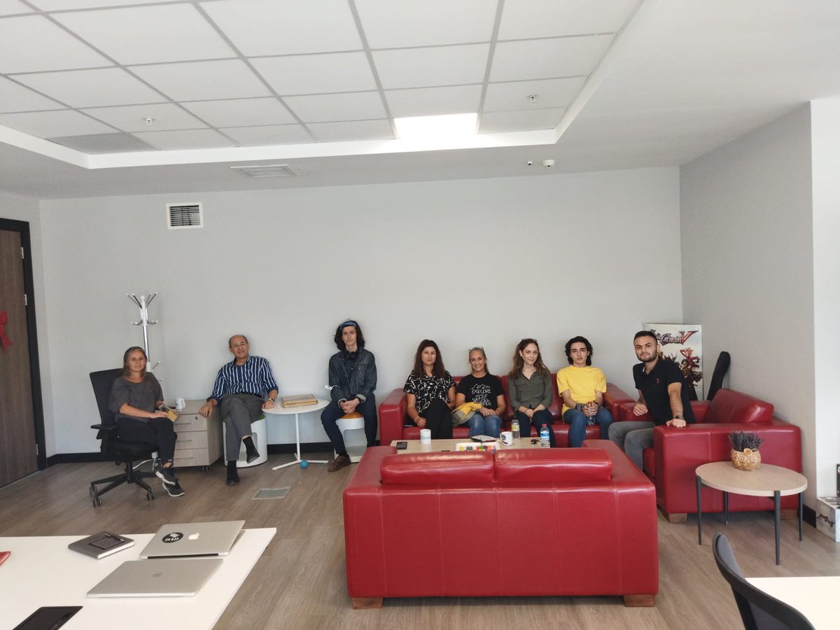 thegame_circle's tweet photo. Bilişim Teknolojileri Eğitimcileri Derneği'nden değerli misafirlerimizi ofisimizde ağırladık. Oyun sektörünü Türkiye'deki eğitimcilerin perspektifinden dinledik,  sektörü değerlendirdik. https://t.co/jHXi0irx10