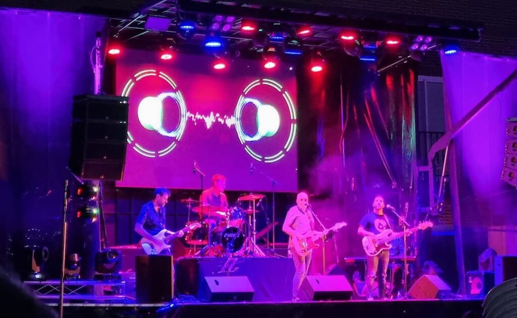 Flashback Band tweet media
