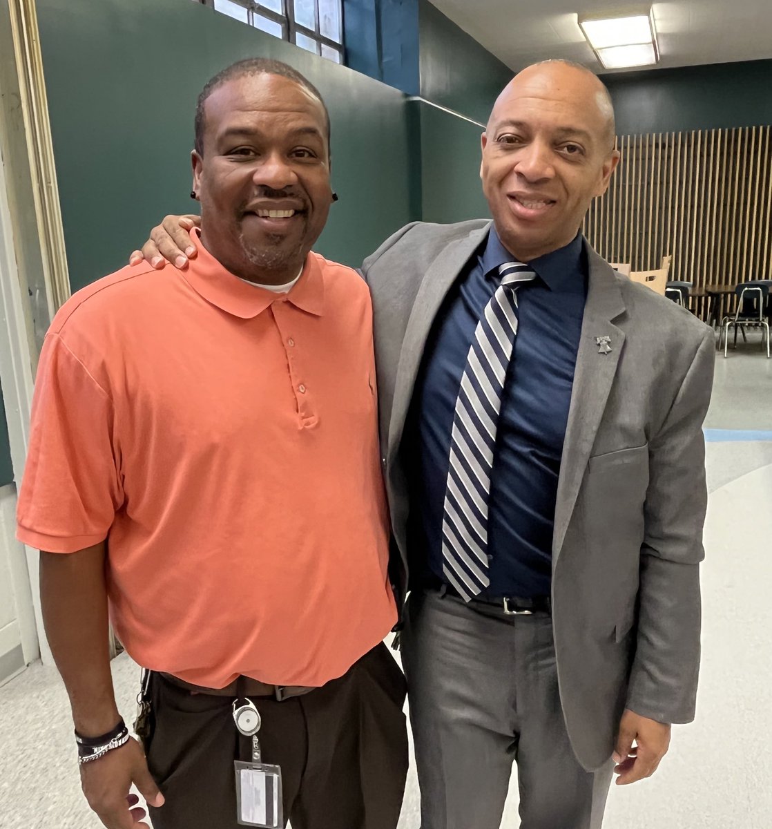 MichaelFarrell's tweet photo. Principal Gordon &amp; Principal Resident King @ Paul Robeson High School @teddomers @PHLschools @NASSP @EvelynNunez608 @Robesonofficial #phled #leadphled https://t.co/odUqkcrdQg