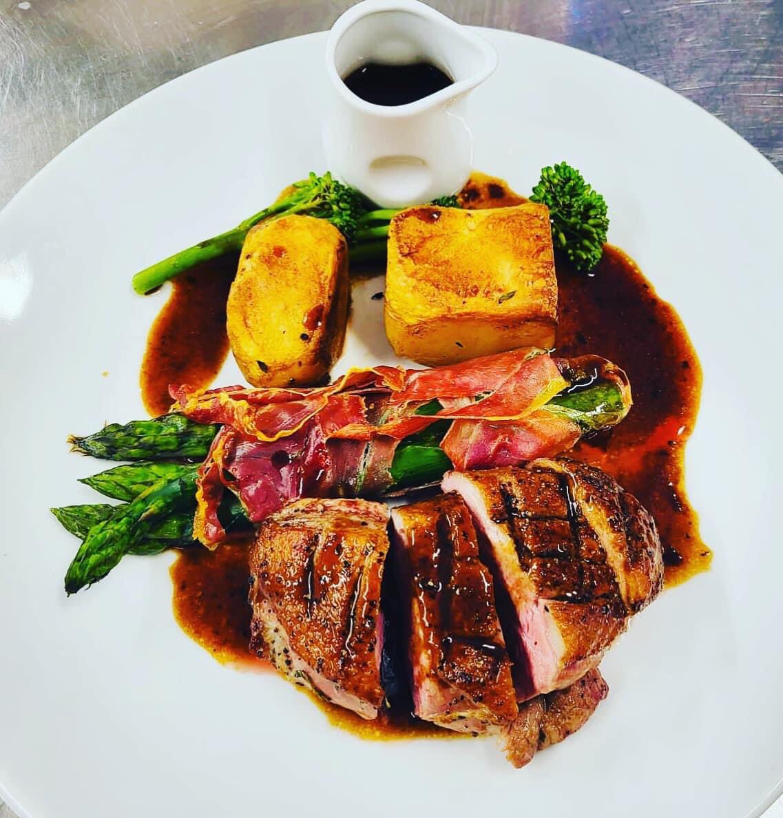 TempleWine's tweet photo. Enjoy our 20% off food deal until the end of September! 20% off food Wednesday, Thursday evenings & Friday, Saturday, Sunday lunch.
(No hidden T’s&C’s). #aylesburydrinks #cocktailbarsuk #aylesburyeats #buckinghamshirebusiness #foodandwine #bucksbusiness #VisitAylesbury #tswb https://t.co/2cCr48huMv