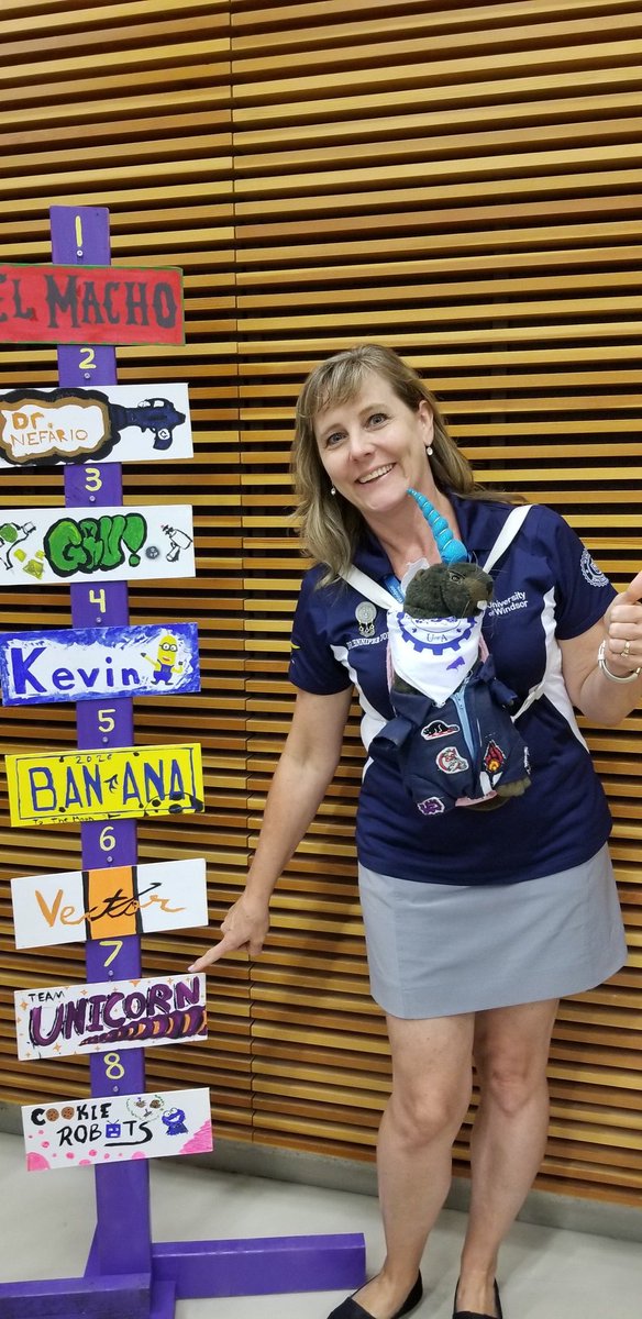 💛💙First in-person orientation for <a href="/UWindsorENG/">UWindsor Engineering</a> since 2019 and our mascot Beatrice is cheering for Team Unicorn! The Class of 2026 is off to great start!💙💛