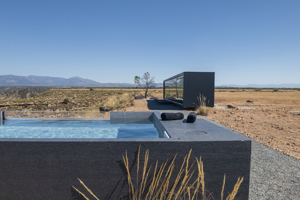 marcpavia_'s tweet photo. DistrictHive incorpora piscina, ducha y lounge en sus instalaciones https://t.co/hL73DgDaqj https://t.co/OxFCyNPzGY
