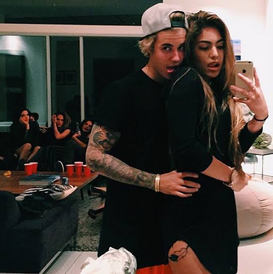 kenjikishimxto's tweet photo. ser belieber agora é fácil, difícil é ter sido belieber nessas épocas aqui https://t.co/LvIQcnSrvO