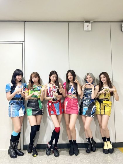 yujiniz_wizone's tweet photo. 今週も1位おめでとう~目指せ100冠🏆
#AfterLIKE6thWin #IVE29thWin https://t.co/GC32NSxNm2