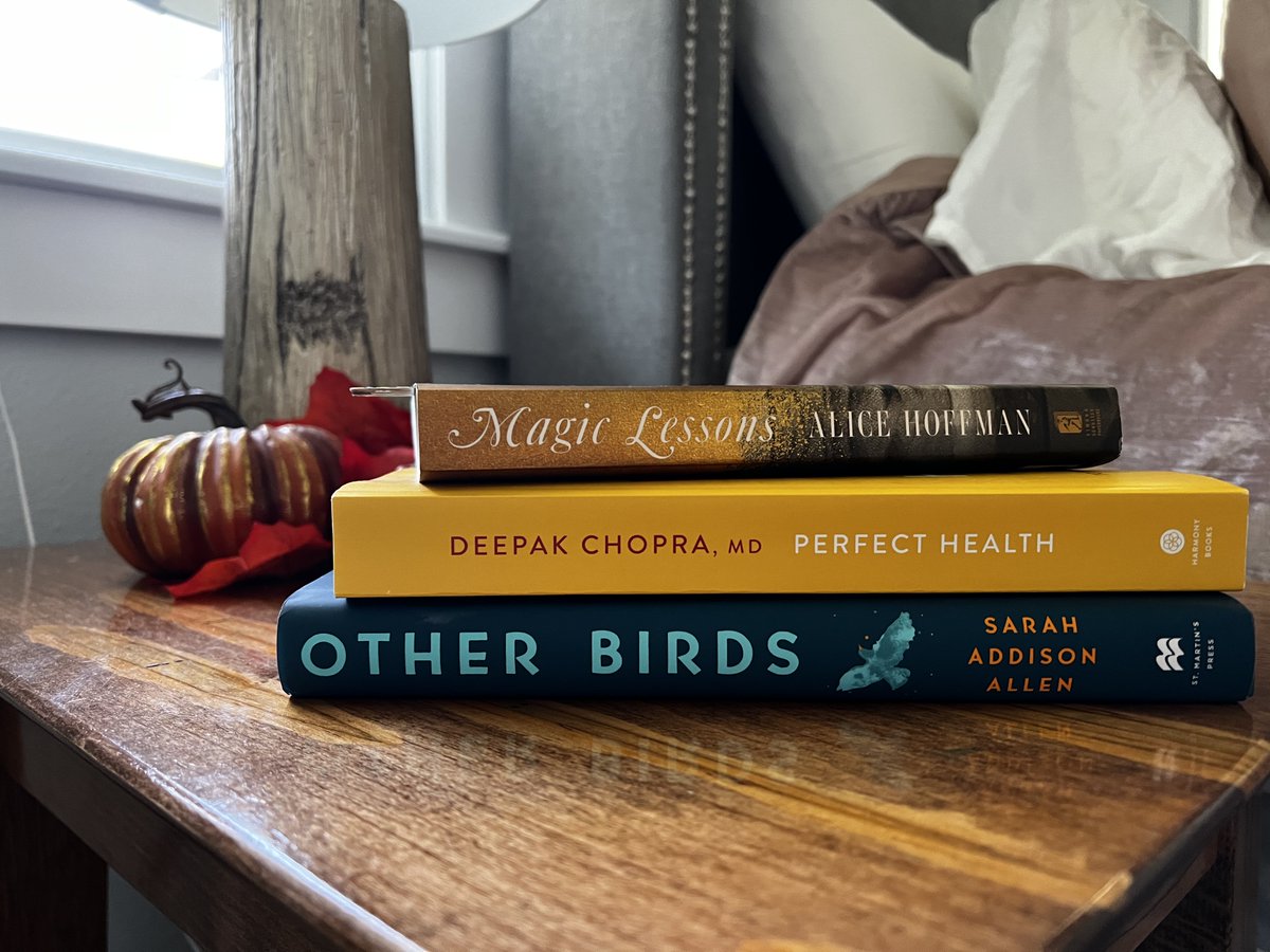 B2comm's tweet image. Our team of avid readers just couldn&apos;t pass up #NationalReadABookDay. 📚 Scroll through to see what we&apos;re reading. 
#MagicLessons, #PerfectHealth #OtherBirds #OneHundredYearsofSolitude #VelvetRage #CrushIt #Fallreading🍂