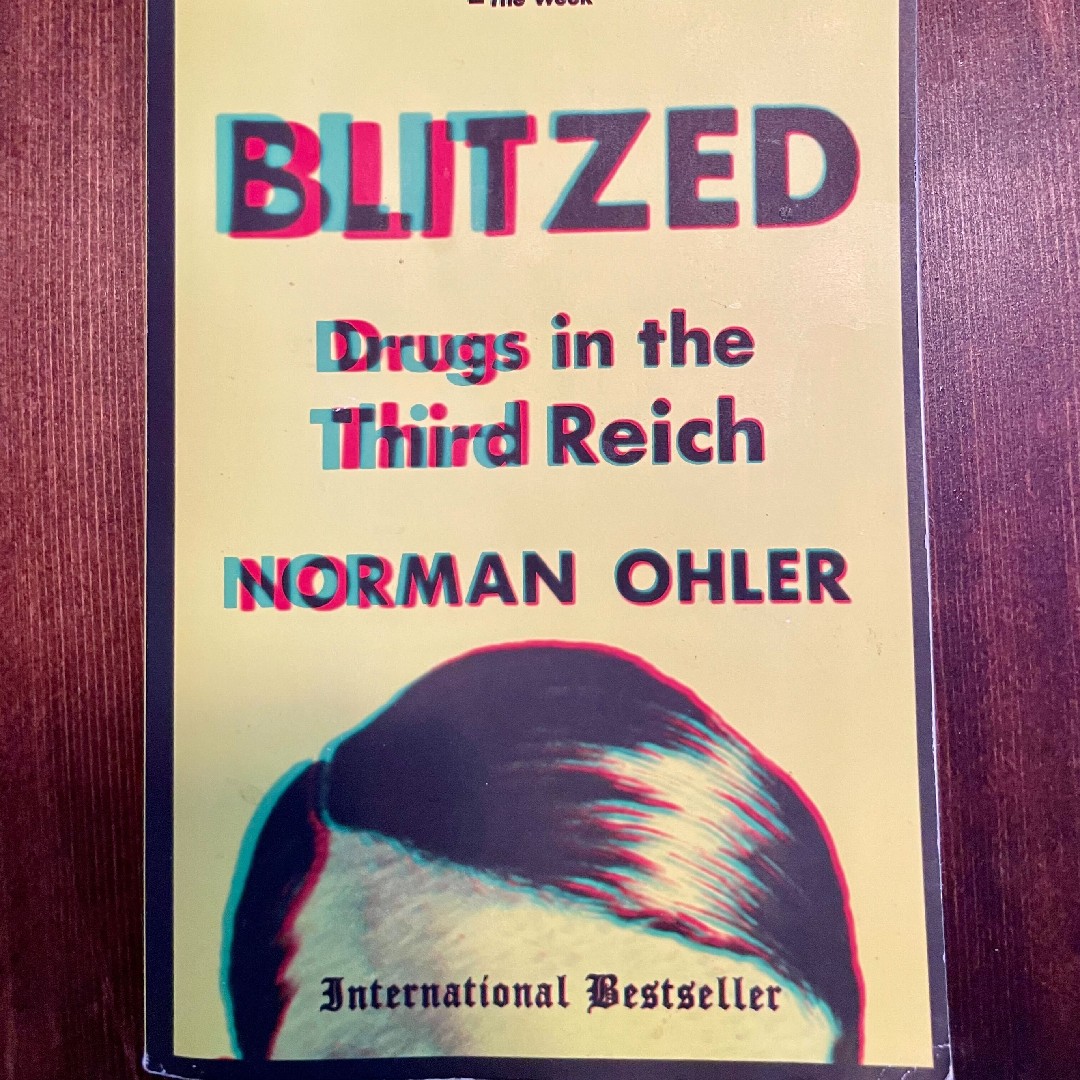 B2comm's tweet image. Our team of avid readers just couldn&apos;t pass up #NationalReadABookDay. 📚 Scroll through to see what we&apos;re reading. 
#MagicLessons, #PerfectHealth #OtherBirds #OneHundredYearsofSolitude #VelvetRage #CrushIt #Fallreading🍂
