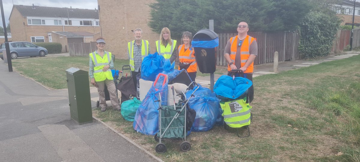 Big Clean Up picks Yellow Zone 💛

Join us 

This Sunday morning at 11am 

We will be litter picking for 1.5 hours (Weatherpermitted)  

Meeting at the entrance to the Community centre :) 

See you there 🌏🌱