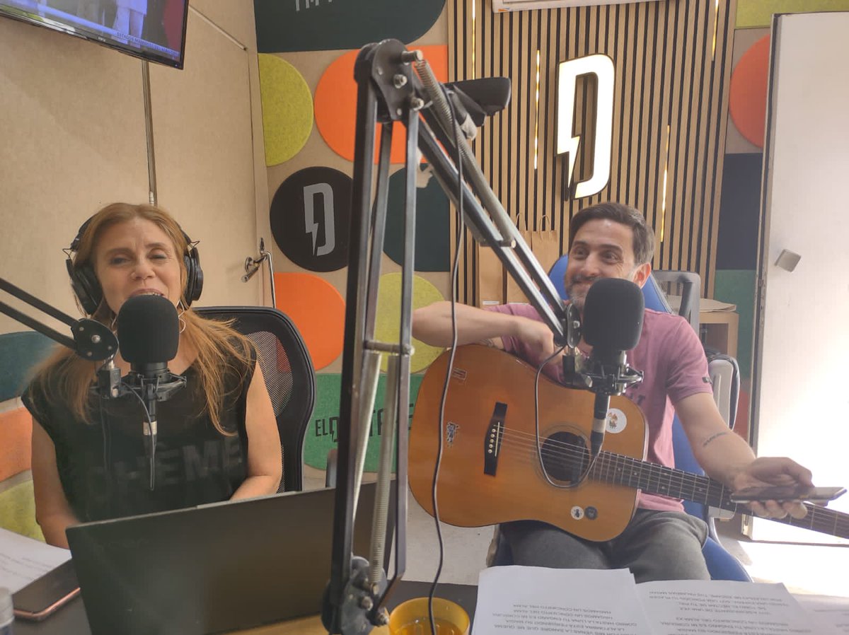eldestape_radio's tweet photo. 🎶 #AHORA | Nos visitan @Irihauser y @ramiroabrevaya en el #CierreMusical de #ConsensoyCoso 

📻 FM107.3 | AM1050
💻 https://t.co/da14gj9zrW https://t.co/xjElgLlIsT