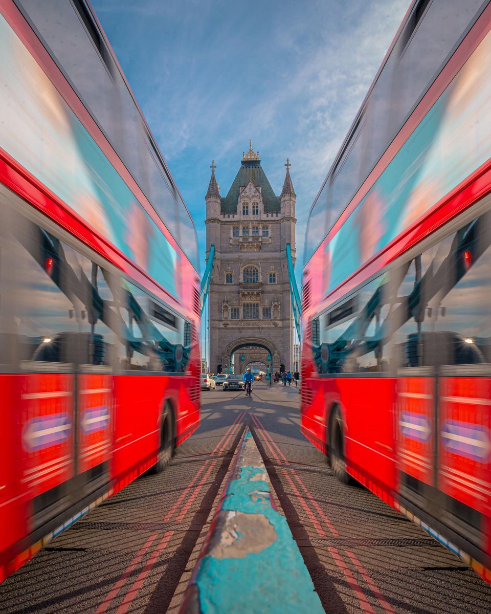 📍 Next stop, @towerbridge 🌉 #LetsDoLondon #VisitLondon [📸 @sarahlaurenphotos] bit.ly/3qhF6yQ
