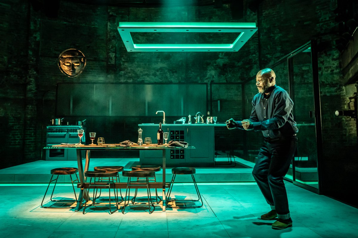 AlmeidaTheatre's tweet photo. 🔥 First look at The Clinic on stage 🔥

📸 @brennerphotos

👏👏👏 @Tee__Luvs @BerlinDonna @MaynardEziashi Simon Manyonda @gloriaobianyo Mercy Ojelade https://t.co/yJZq3QUsaB