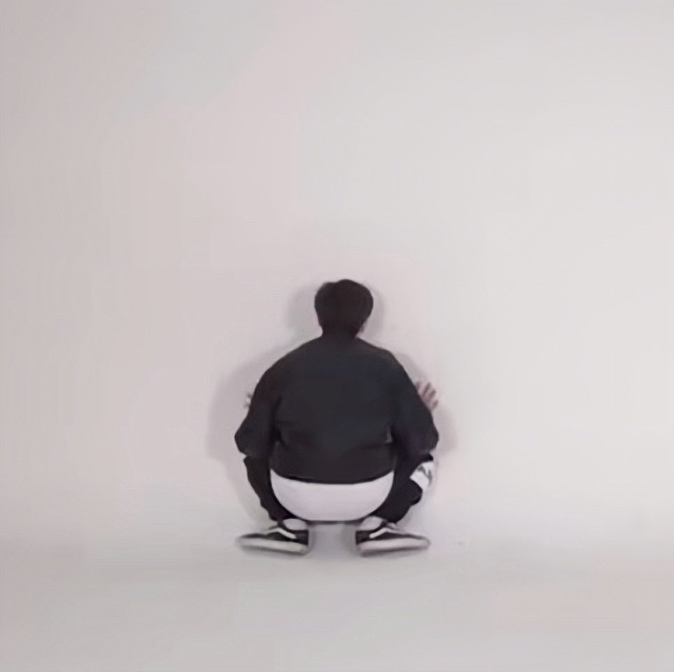 danielaroselle1's tweet image. Do you know how embarrassing it is to work for 15 minutes to get 2 votes? Junho, what are you turning me into?

#LeeJunho #OppaImSorryImBroke
#SomeoneSaveMe 😭