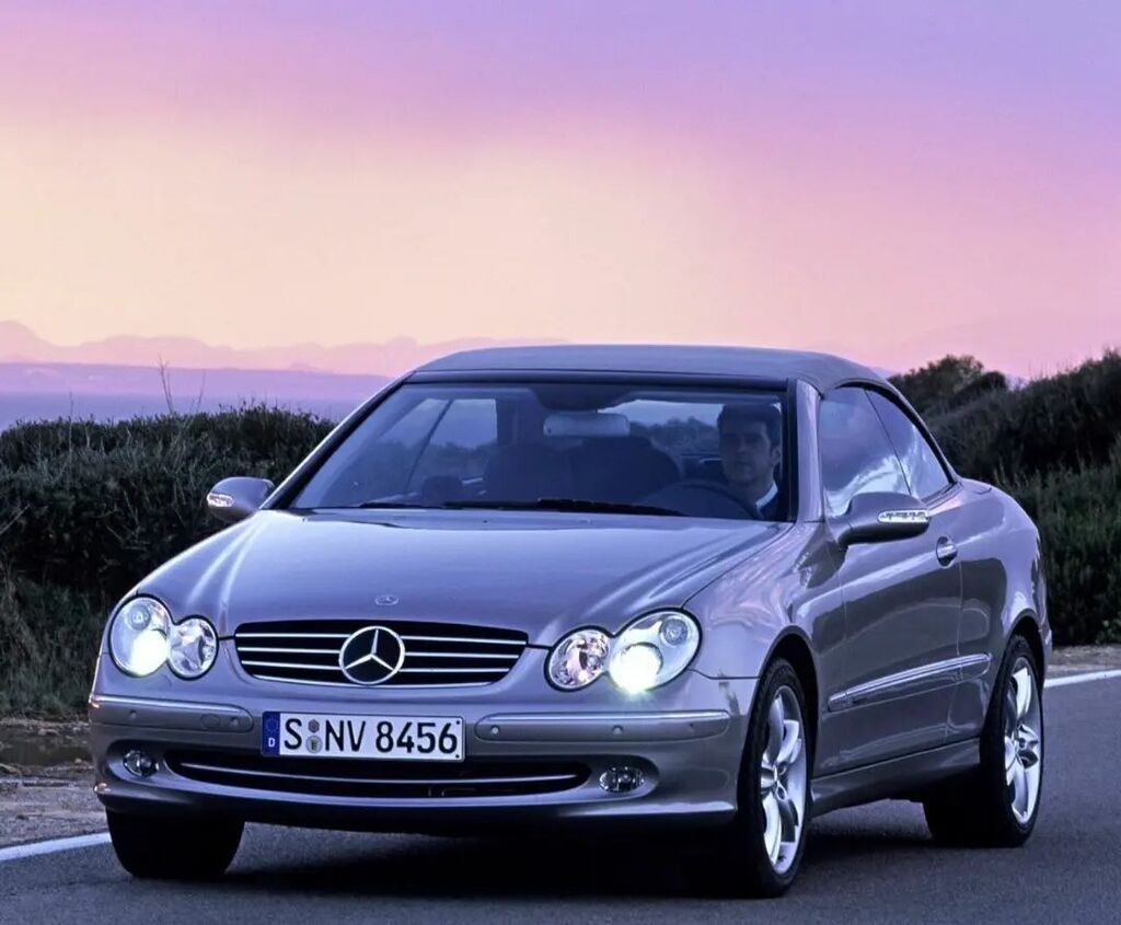 mercedesmodern's tweet photo. Mercedes-Benz CLK500 Cabrio 2004 (A209)

#modernclassic #mercedesbenz #mercedes #CLK #W209 #A209 #2004 #CLK500 https://t.co/zOzh3Tw5mN