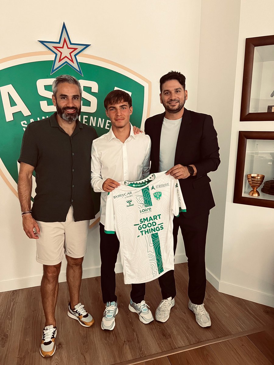✍🏻📃 Fier de vous annoncer la signature du premier contrat professionnel d’Antoine GAUTHIER pour les 3 prochaines saisons au sein du club de L’<a href="/asseofficiel/">AS Saint-Étienne</a> 🟢🟢 <a href="/Ligue2BKT/">Ligue 2 BKT</a> , son club formateur. 

Une nouvelle fois, merci à toi, à ta famille et au club pour la confiance accordée