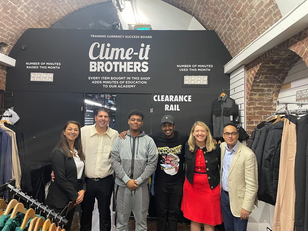 Climeitbrothers's tweet photo. Big thank you to @CamdenMarket @Georgia_Gould and @abs_hai for coming down to check out our academy yesterday. It was great to discuss our plans to create more opportunities for young people in Camden. #dayonesupporters https://t.co/Y69G4QDo4Z