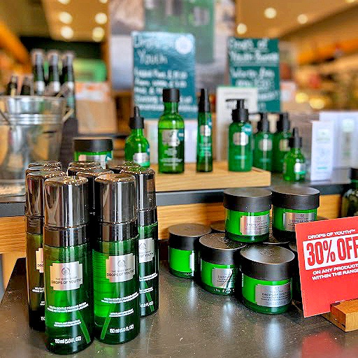 Junction32UK's tweet photo. Join @TheBodyShop in-store tomorrow evening from 5pm to 7pm at @Junction32UK for an event to celebrate the bestselling Drops of Youth range! ✨  
 
Enjoy exclusive shopping offers, expert advice and pampering sessions. 🧖‍♀️ 💕

#LoveJ32 #Junction32 #LoveJunction32 https://t.co/VGieczlJ3s