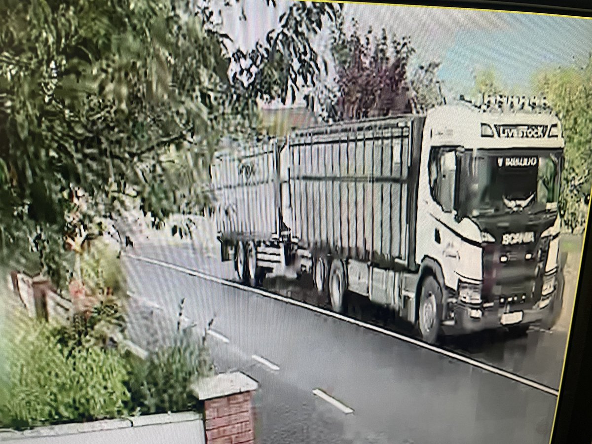 What part of a 3 Tonne weight restriction don’t these drivers understand?
How many prosecutions have there been in the past 6 months for  weight restriction violations? <a href="/GardaTraffic/">An Garda Síochána</a>