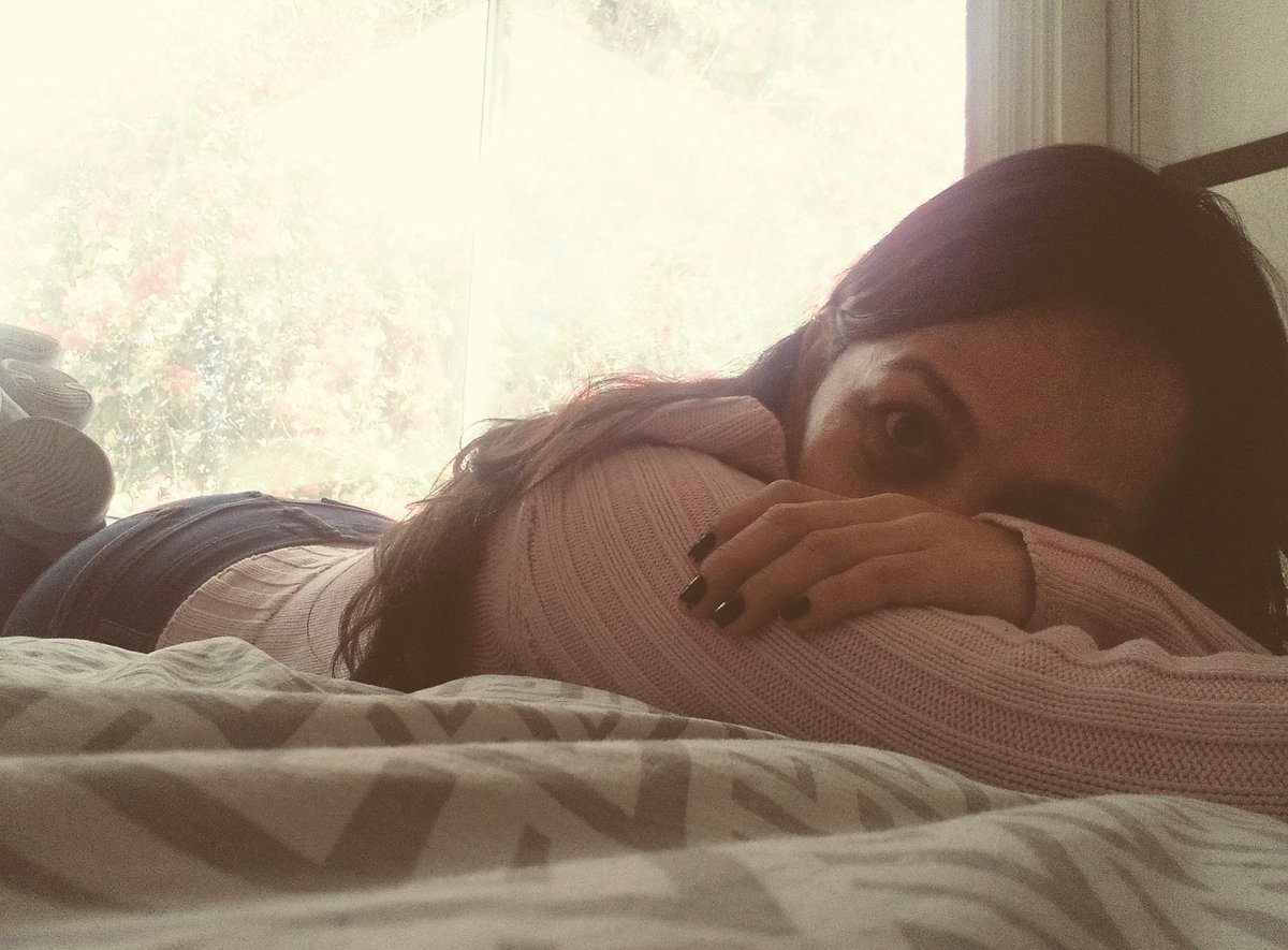lilmessyhair's tweet photo. Y si jugamos a que ya era viernes...?
#WednesdayingHard
#MessyMe https://t.co/6FLEgbQyls