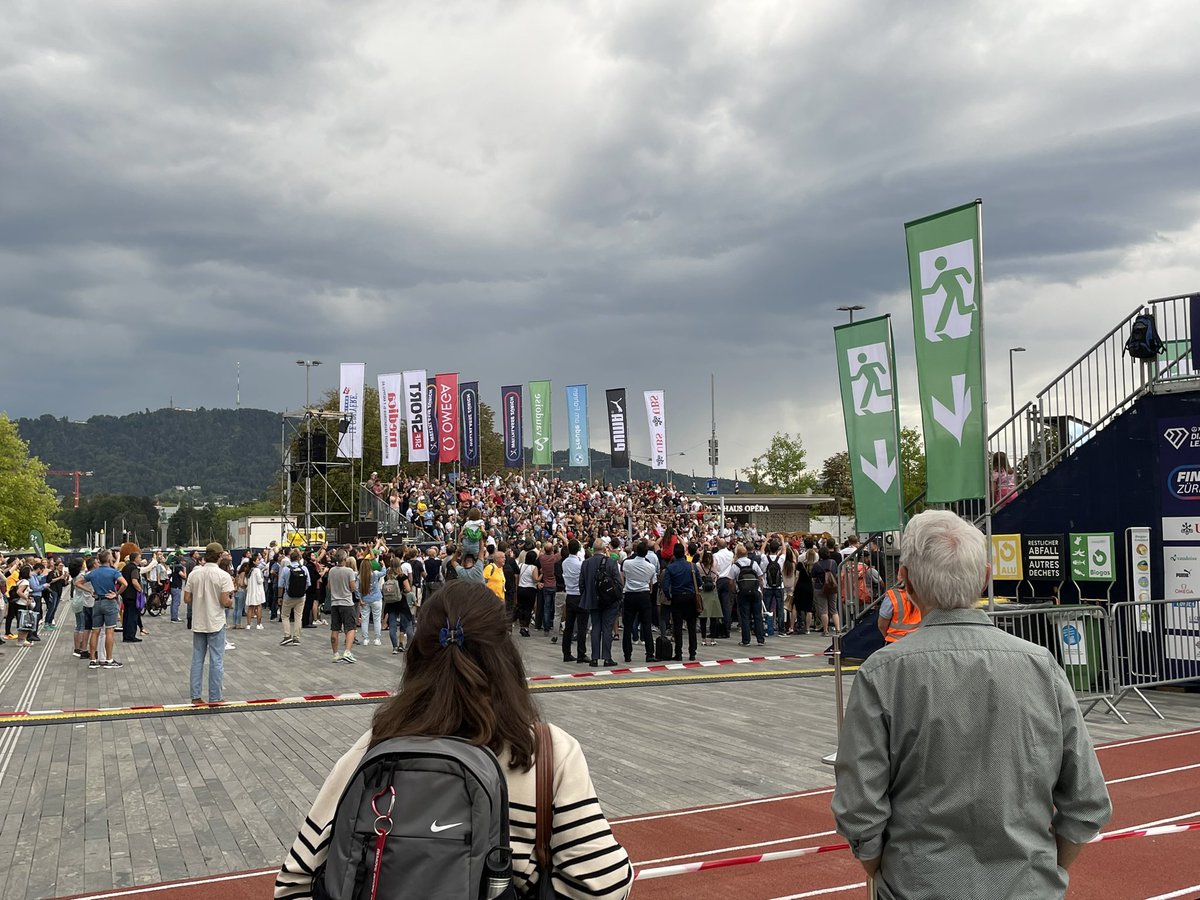 davoser's tweet photo. Watching from the bike on the way home as Tamberi jumps over 2.3 m in the high jump. #zürich #weltklasse https://t.co/Iy43z9KtED